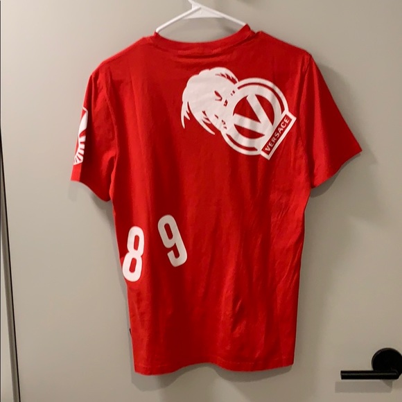Versace brand new red T-shirt with tags - Picture 5 of 7